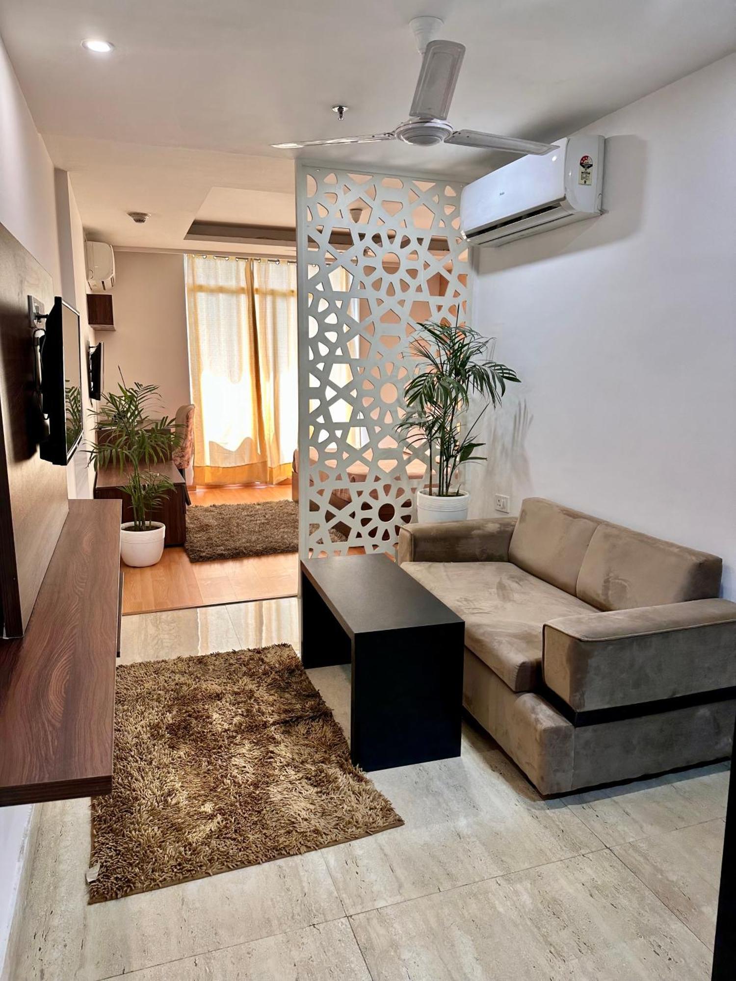 Flamingo Hotel Sector 67 I Studio Rooms I גורגאון מראה חיצוני תמונה
